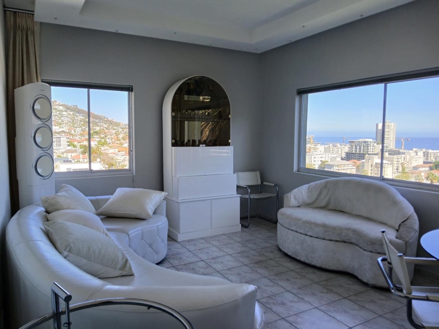 2 Bedroom Property for Sale in Sea Point Western Cape